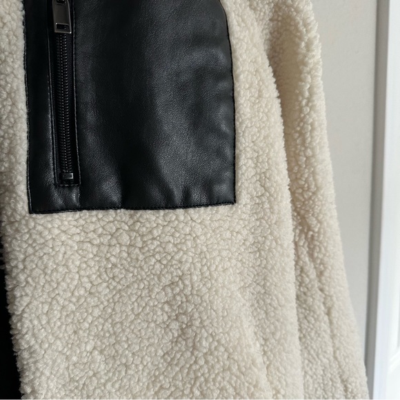 NVLT Cream and Black Sherpa Jacket size medium EUC - Picture 7 of 12